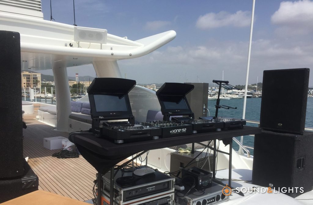 Private boat party (Blondish DJ)